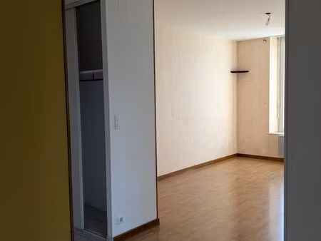 appartement f4 vittel centre  garage