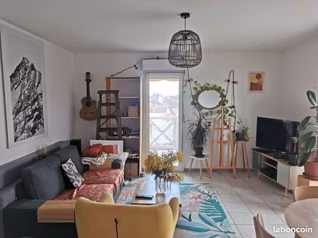 t3 meublé à dax avec grand balcon