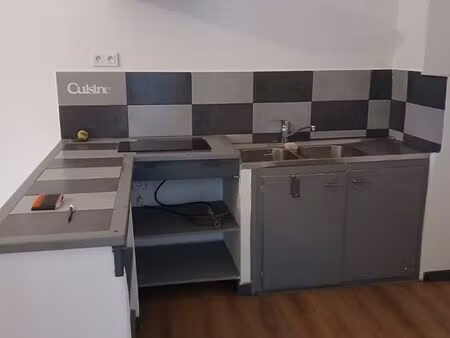 t2 à louer à l’année – centre-ville – 620 / mois