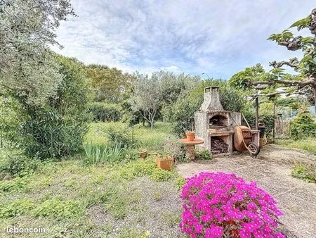 t3 refait à neuf de 60 m² avec terrasse  jardin et 2 stationnements