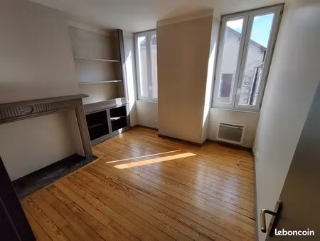 t3 en duplex rez de chaussee centre ville nay