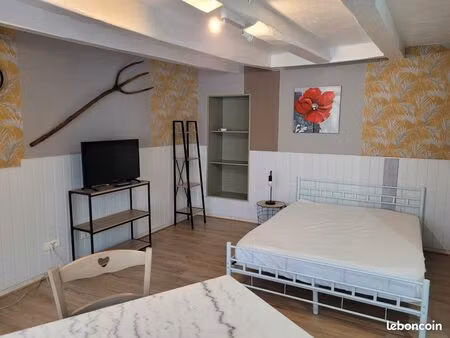 location studio meublé