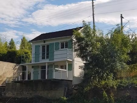 maison meublée avec terrasse surplombant la seine avec ponton privé pour bateau – villenne