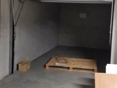 garage à louer libre mi-mars