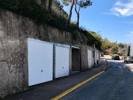 parking/box mougins le haut