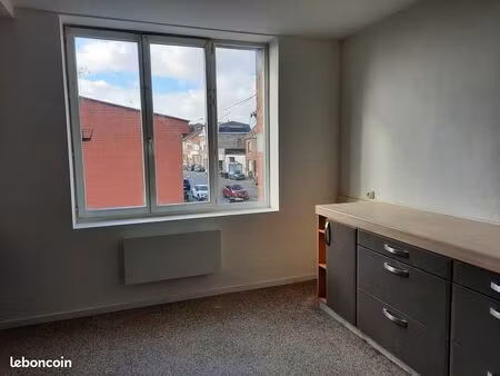 f4 2eme étage cambrai direction douai