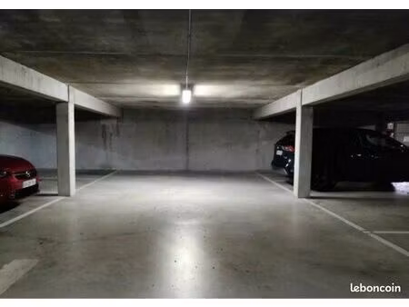 place de parking couvert