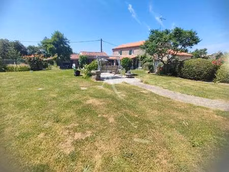 vente maison piscine au poiré-sur-vie (85170) : à vendre piscine / 181m² le poiré-sur-vie