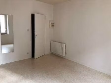location appartement 2 pièces à carentan-les-marais (50500) : à louer 2 pièces / 43m² care