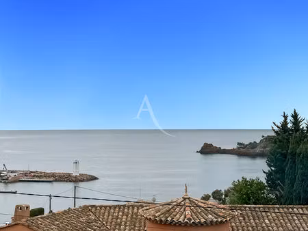 villa theoule bord de mer