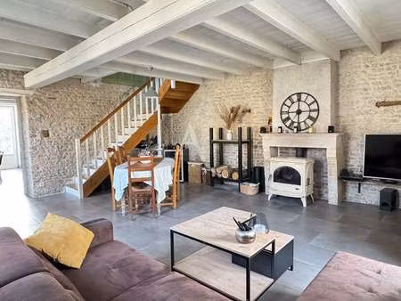 vente maison piscine à vouillé-les-marais (85450) : à vendre piscine / 109m² vouillé-les-m