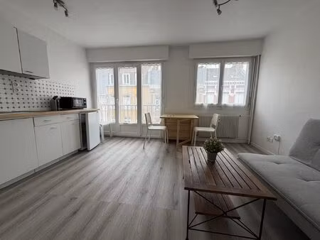 au pied de l'université catholique