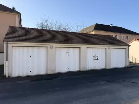 garage / parking