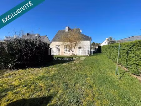 maison traditionnelle  bon état  bourg à pieds.