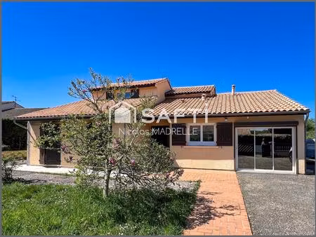 maison 6 pièces 136 m2 à 15 min de bordeaux