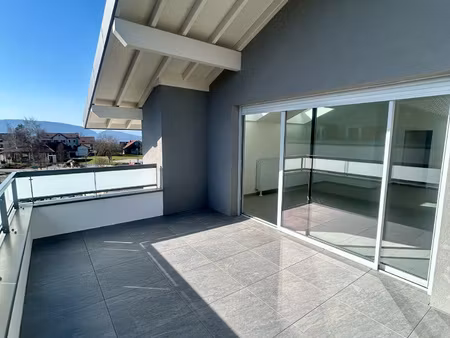 en location pour petite famille à marcellaz : grand appartem