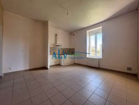 location appartement 2 pièces à pleyben (29190) : à louer 2 pièces / 34m² pleyben