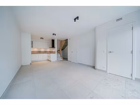 appartement te huur in schaarbeek met 3 slaapkamers