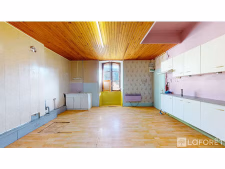 appartement avec un beau potentiel - très petit prix ? beaux volumes