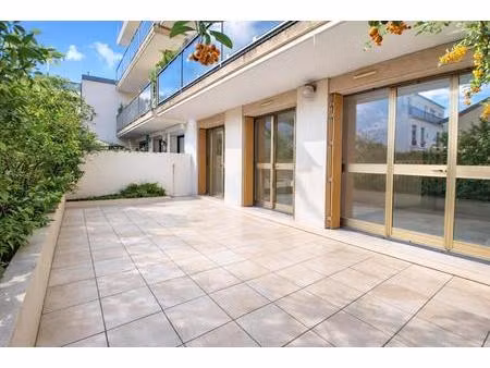 t3 - terrasse 39 m²- proche paris