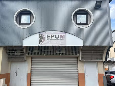 local commercial + 5 places de parking - le marin - proche marina