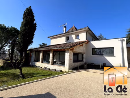 vente maison 7 pièces  piscine - 5 minutes d'agen