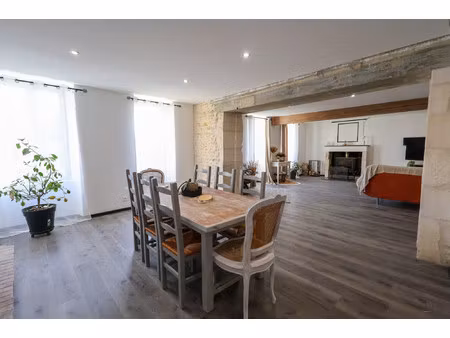 maison de campagne rénovée située à saint-savinien