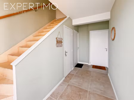 appartement f3 avec jardin privatif et deux places de stationnement