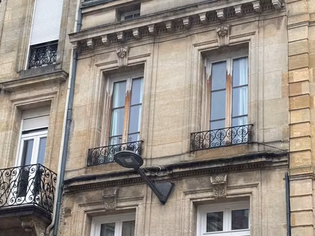 a 5mins à pied du centre ville de bordeaux magnifique studio dans immeuble en pierre