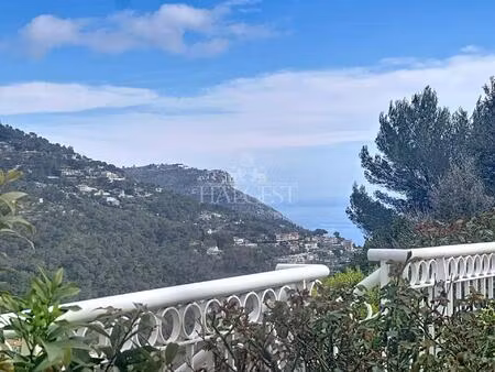 èze- maison individuelle dans domaine privé avec piscine