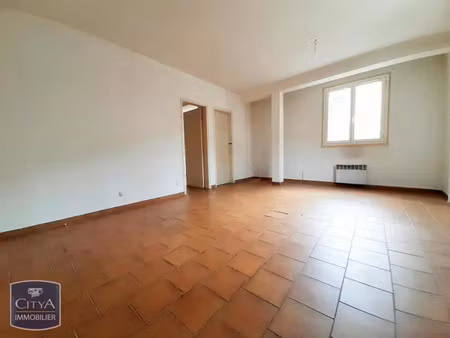 appartement à louer 3 pièces 82.57 m² - caderousse (84) - 598€