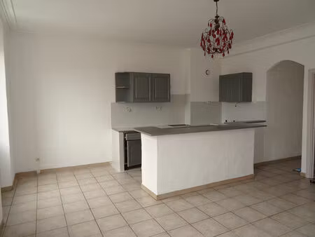 pamiers - a louer - appartement de type 2 au 1er etage d'un immeuble securise