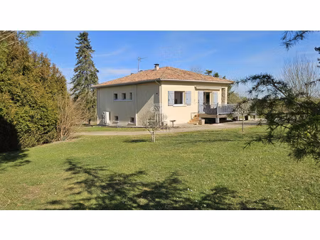 maison t5 - 194m² en campagne avec terrain de plus d'1ha et dependance / proche eauze