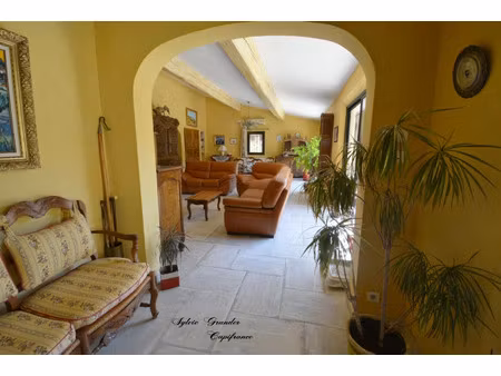 maison à vendre grans 7 pièce(s) 165m2 749 000€
