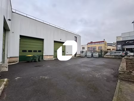 a vendre ou a louer  bâtiment à vendre ou à louer