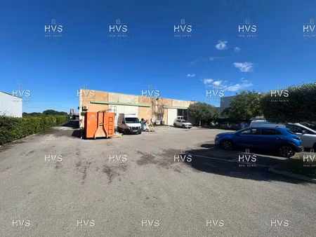 batiment independnat a louer - espace de stockage exterieur