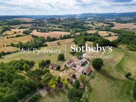 maison de luxe à vendre à castelnau-de-montmiral : 940 000 € | 288m²