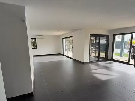 bien rare: maison contemporaine sur bayonne à 10 minutes à pieds du centre ville