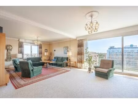 lichtrijk appartement met panoramisch zicht