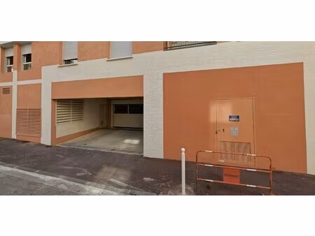toulon - haute ville -parking privatif a louer