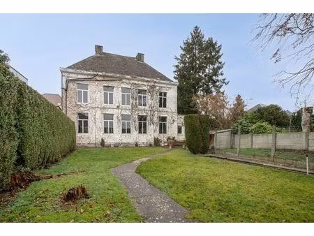 statig herenhuis in het hart van brakel
