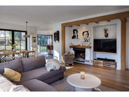 ontdek deze woning waar het rustig thuiskomen is.