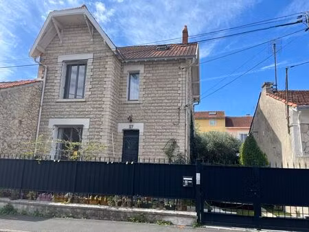 vente maison 4 pièces 110 m² la rochelle (17000)