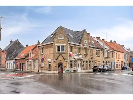 handelshuis met woonst op centrale locatie  5 slaapkamers