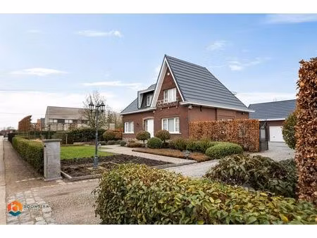 landelijke woning met 4 slpkrs en tuin op perceel van 2935 m² te putte