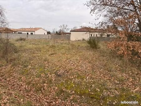 terrain 682 m² grazac