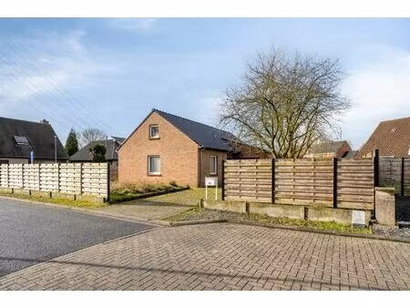 vrijstaande woning op 612m². rustig gelegen.