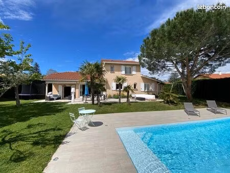 maison familiale 180 m² avec jardin arboré et piscine – grézieu-la-varenne (lyon métropole