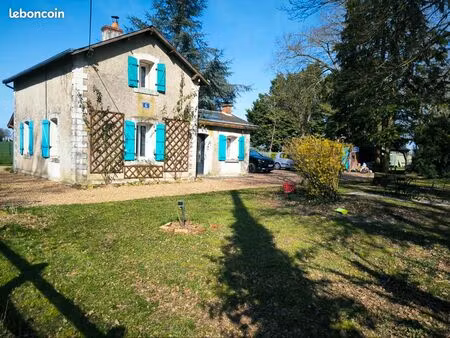 maison rénovée avec charme   environnement calme et isolé