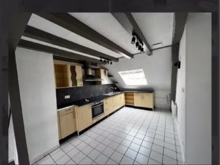 à saisir superbe f2 dans une copropriété calme